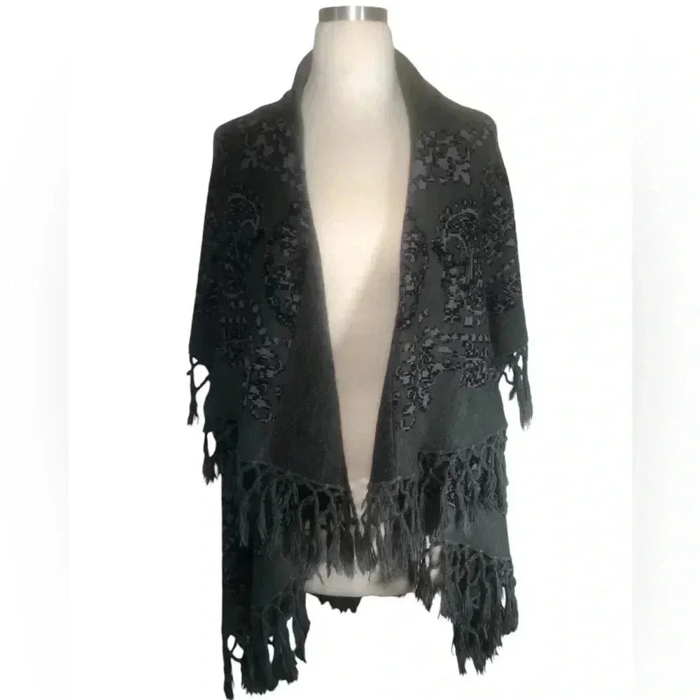 RAJ Open Front Tassel Boarder Poncho - Picture 2 of 9